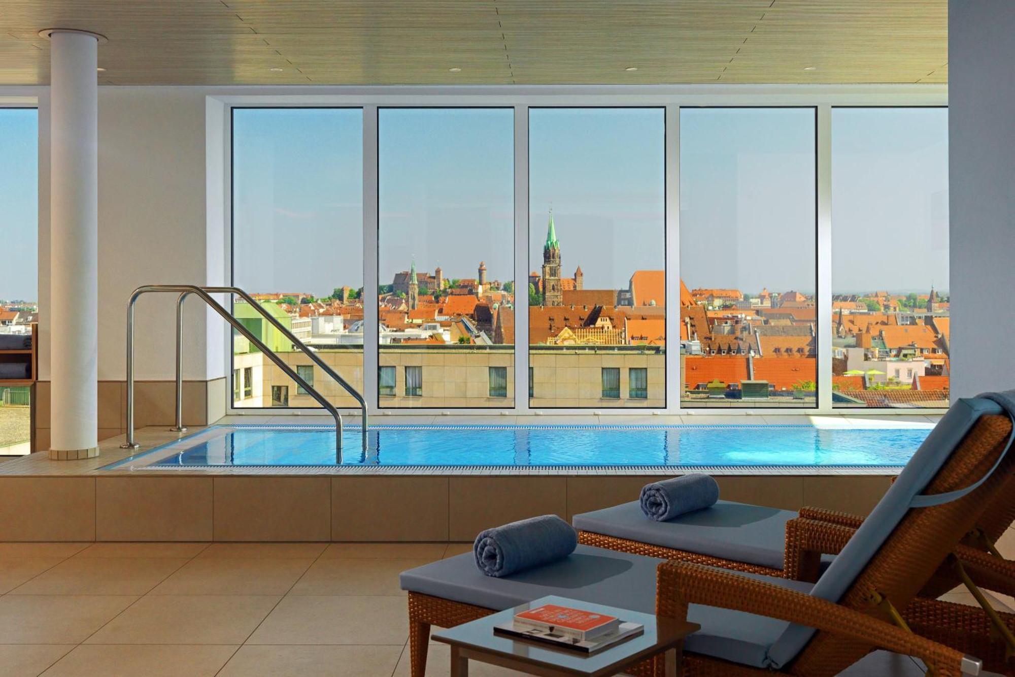 Sheraton Carlton Nuernberg Екстериор снимка The pool at the Westin Palace, Munich