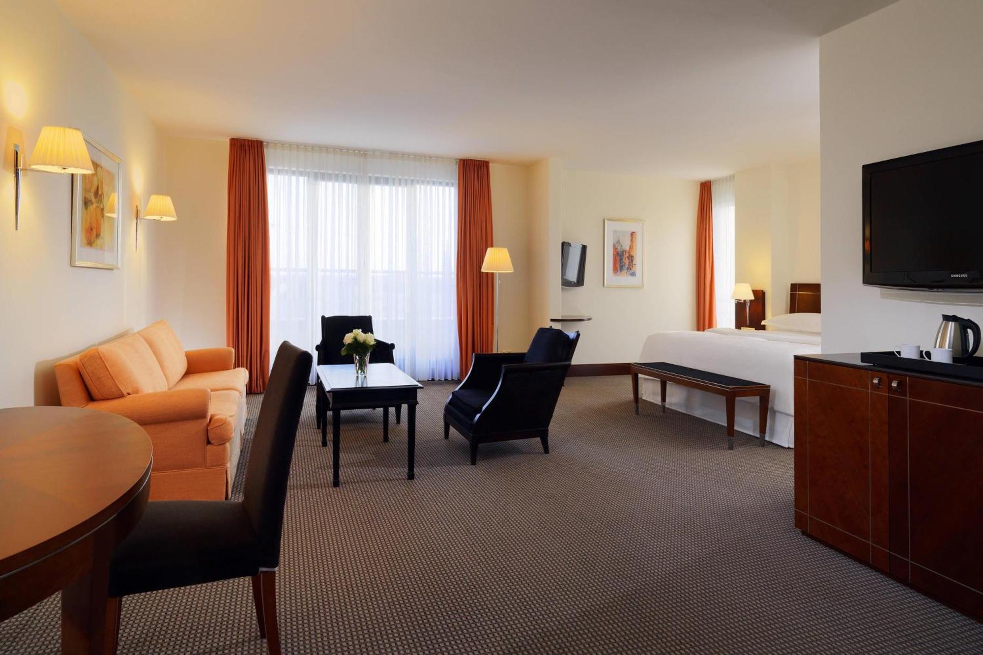 Sheraton Carlton Nuernberg Екстериор снимка Suite